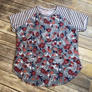 Ceasikery woman’s short sleeve floral print T-shirt